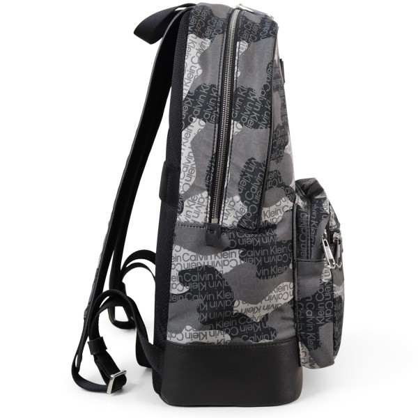 Zaino nero con fantasia logata per uomo