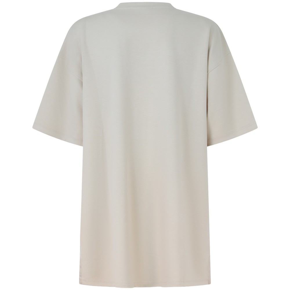 T-shirt over beige per donna