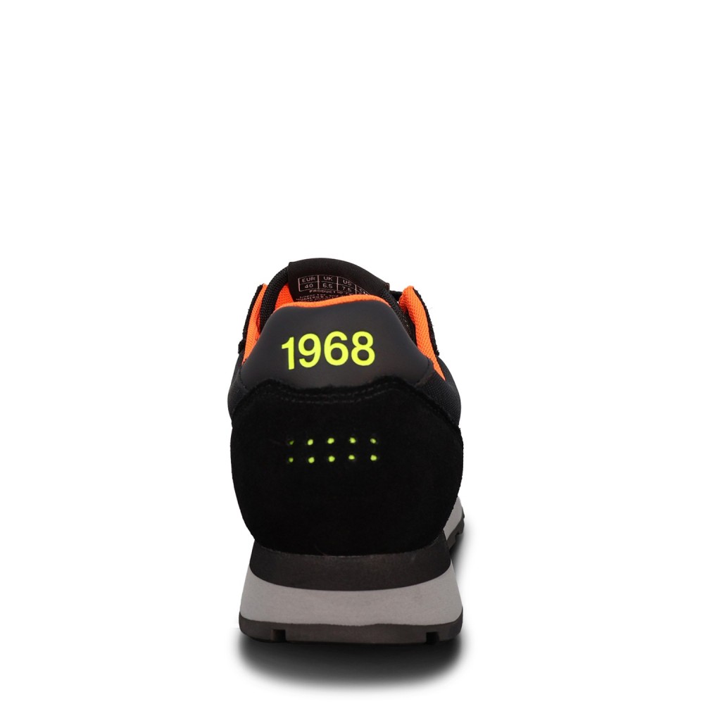 Sneakers nera con riporti fluo per uomo