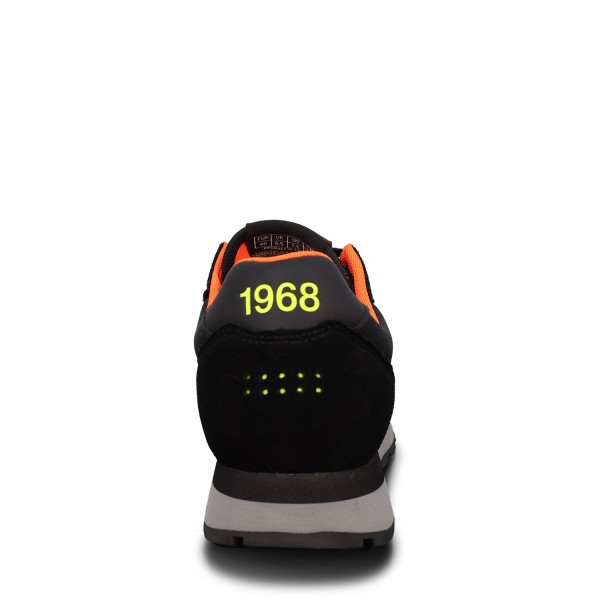 Sneakers nera con riporti fluo per uomo